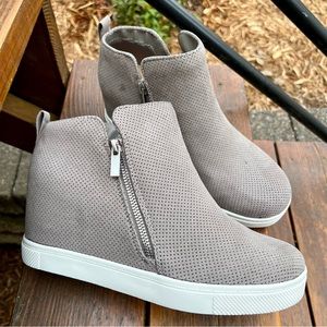 TORRID JOURNEE PENNELOPE WEDGE SNEAKERS SIZE 10.5 WIDE NEW